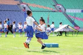 田径——南京室内世锦赛：秦伟搏、刘俊茜晋级男子60米栏决赛